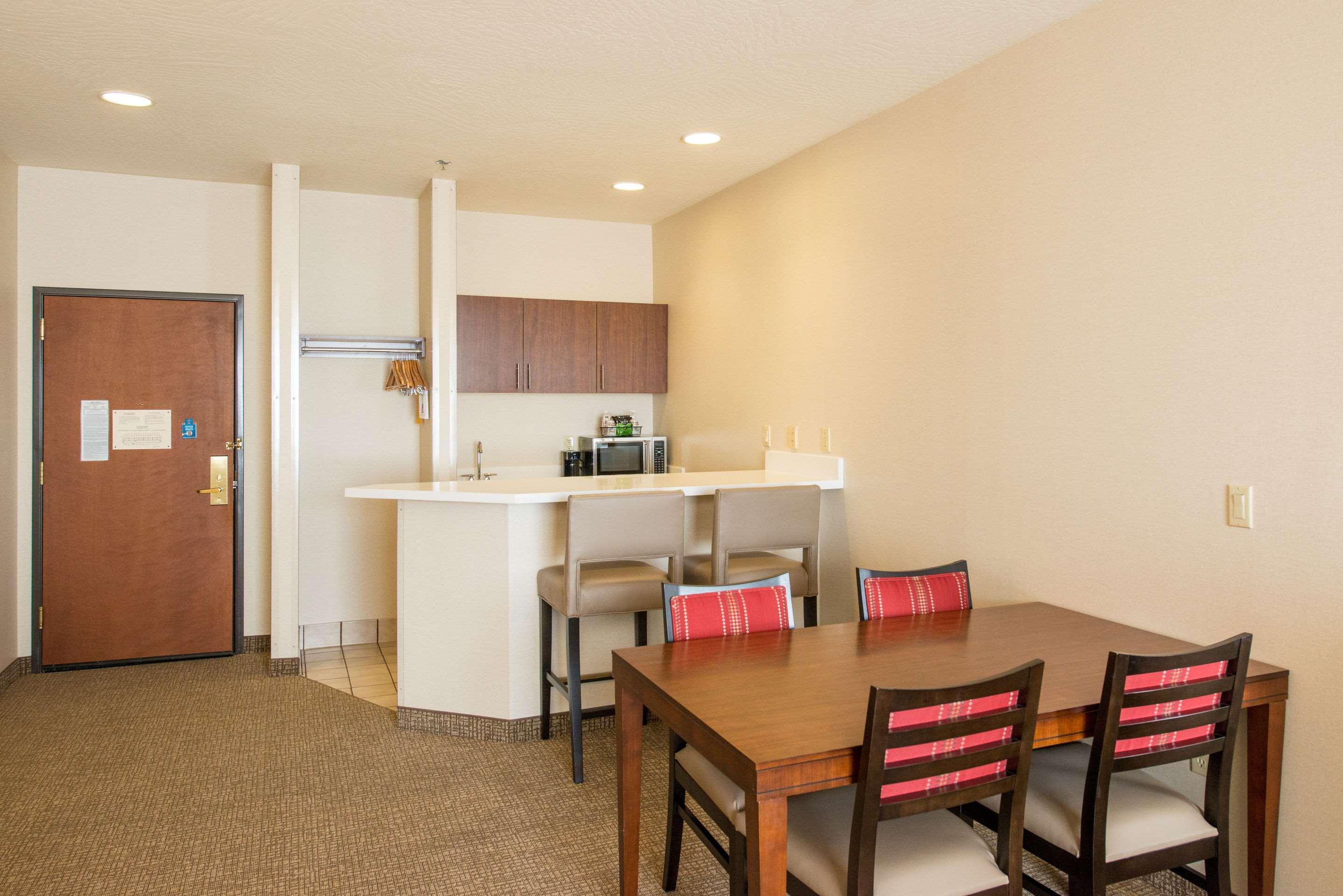 Comfort Suites Springfield-Eugene Экстерьер фото
